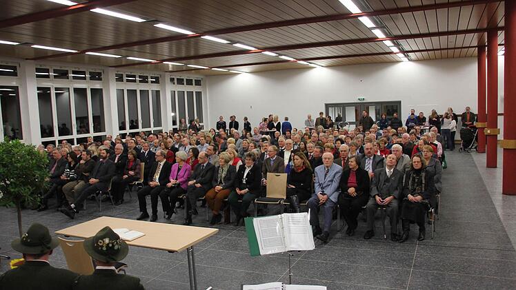 Mit über 200 Gästen war der neue Bürgersaal bei der Premiere gut gefüllt.