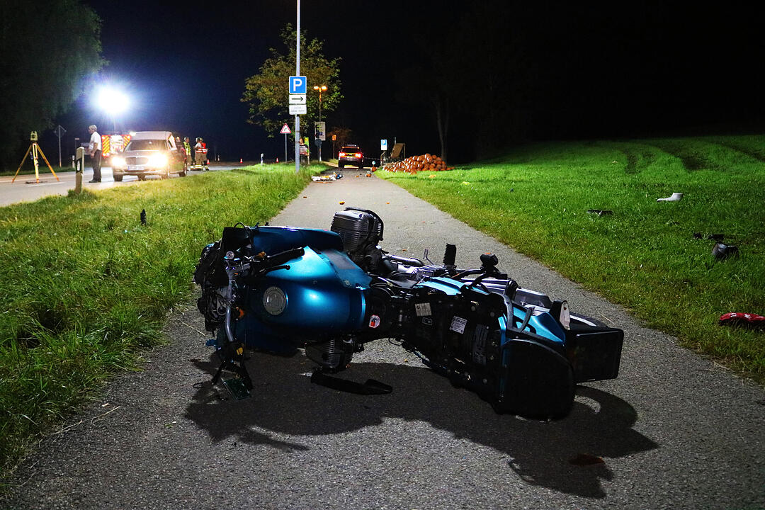 Allgäu: Motorrad schleudert in Familie – Mutter und Sohn sterben