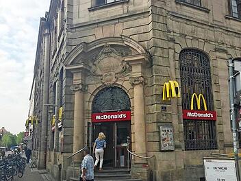 Im Erlanger McDonald's soll der Angeklagte die verbotene Wortkombination gerufen haben.  Foto: Michael Busch