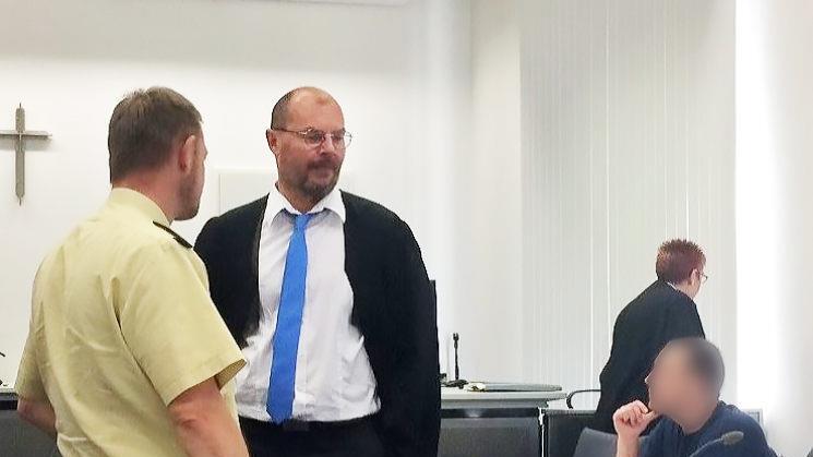 Angeklagter Alfred F. (rechts) wurde zu einer hohen Haftstrafe verurteilt.  Foto: gg