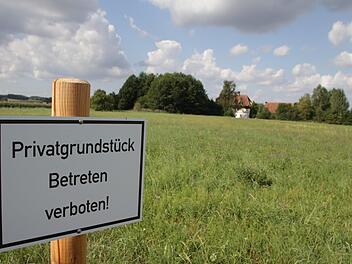Diese Schilder zieren die Grundstücke um die Lempenmühle.   Foto: Andreas Dorsch