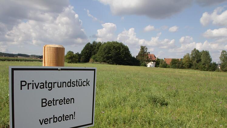 Diese Schilder zieren die Grundstücke um die Lempenmühle.   Foto: Andreas Dorsch
