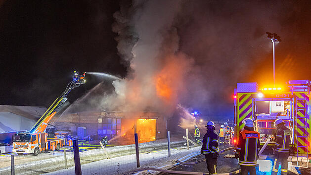 Feuerwehrmann stirbt bei Brand