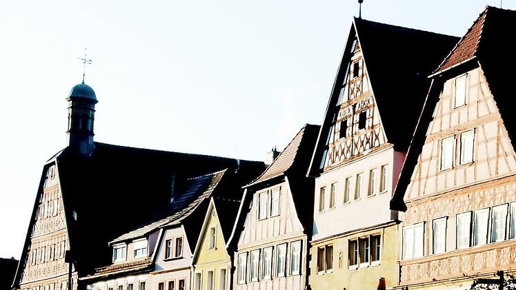 Aus dem Schattendasein soll die Altstadt in Ebern (hier der Marktplatz) geholt werden. Eine bessere Vermarktung und Belebung sollen angestrebt werden, was Aufgabe eines Quartiermanagers sein soll.  Foto: Helmut Will