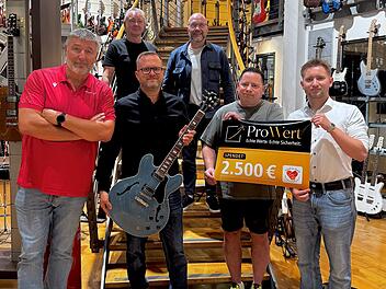 Aktion in Bamberg: Gibson-Gitarre bringt gutem Zweck &uuml;ber 2000 Euro