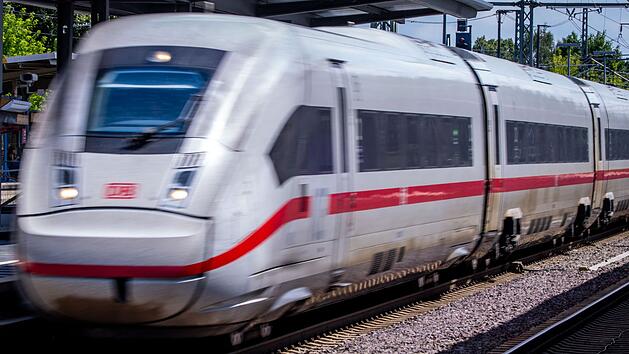 Bayern: Lebensgefahr für ein paar Klicks - Polizei stoppt Jugendliche bei gefährlicher Mutprobe