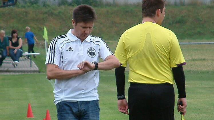 Stefan Sachs ist seit Saisonbeginn Trainer beim Kreisligisten DJK-SV Neufang. Am sechsten Spieltag trifft er mit seiner neuen Mannschaft auf seinen Ex-Verein VfR Johannisthal. Foto: Hans Franz