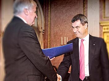 Zwischen Horst Seehofer (links) und Markus Söder ist ein offener Schlagabtausch entstanden. Foto: imago