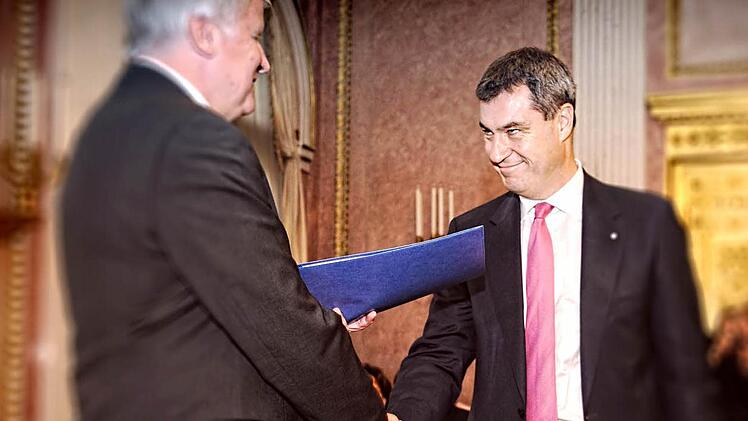 Zwischen Horst Seehofer (links) und Markus Söder ist ein offener Schlagabtausch entstanden. Foto: imago
