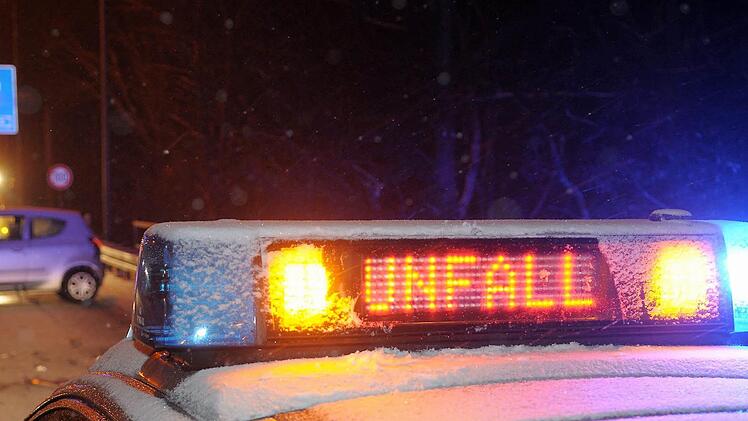 Nach einem Unfall ist die A73 am Sonntagabend für mehrere Stunden in Richtung Suhl gesperrt gewesen.  Symbolfoto: Jürgen Mahnke dpa/lhe