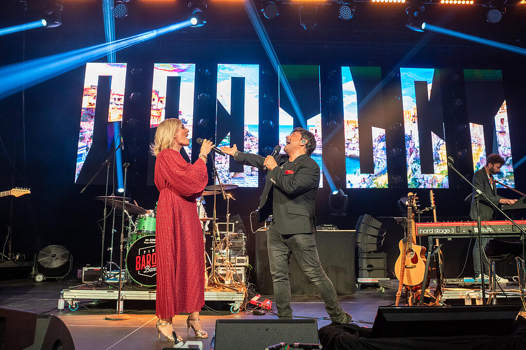 Ricchi e Poveri, Gemelli Diversi, Pino Barone Band, u.v.m.