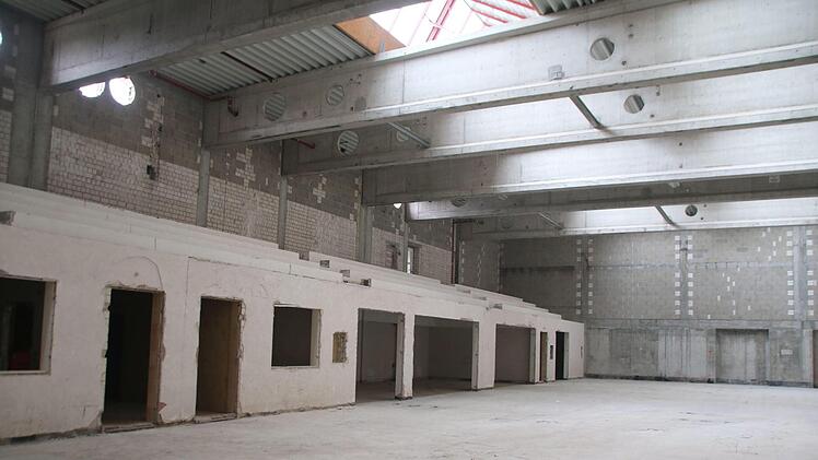 Entkernte Mehrzweckhalle Thomas Malz