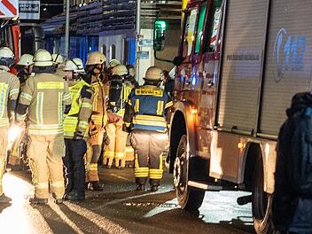 Bad Kissingen: Gro&szlig;einsatz an Rehaklinik - Rauch dringt aus Keller