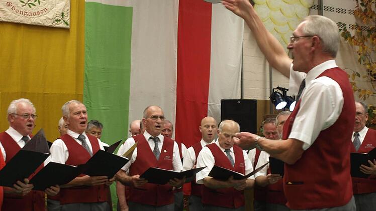 Kurt Distler leitet den Männergesangverein Ebenhausen. Am 13. Mai feiert er seinen 75. Geburtstag. Foto: Stefan Geiger
