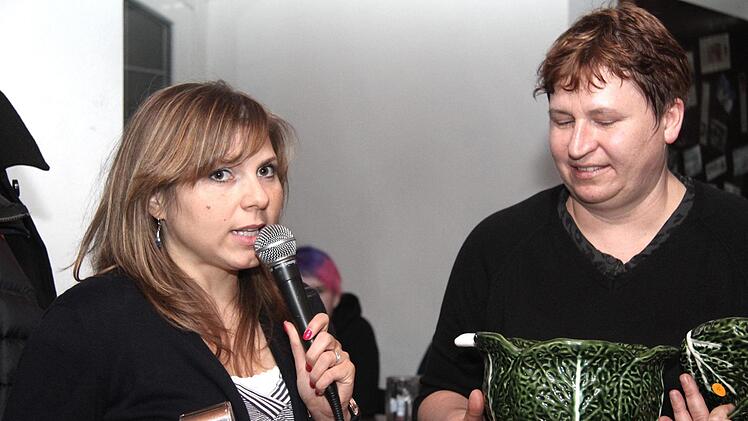 Eine Suppenschüssel in Form eines Wirsingblattes