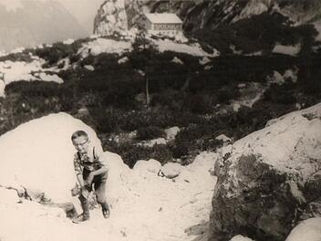 Urlaub in den Bergen - das Bild zeigt BR-Redaktionsleiter Alexander Müller als Achtjährigen oberhalb der Blaueishütte in den Berchtesgadener Alpen. Foto: privat