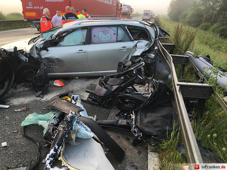 Drei Menschen sterben nach Unfall auf A3 bei Altdorf