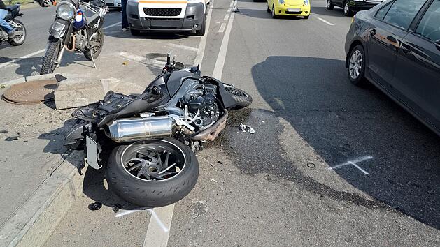 Bamberg: Schwerer Motorradunfall: Fahrer (57) konnte nicht mehr rechtzeitig bremsen