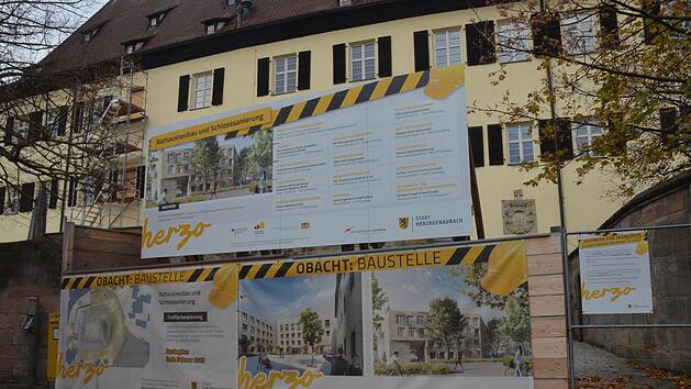 Das Herzogenauracher Gro&szlig;projekt: Neubau Rathaus und Sanierung Schloss  Fotos: Bernhard Panzer