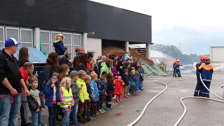 Andrang herrschte auf dem Gelände der Feuerwehr Adelsdorf bei ihrem Tag der offenen Tür. Fotos: Johanna Blum