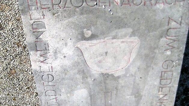 Eine Gedenktafel aus der Krypta