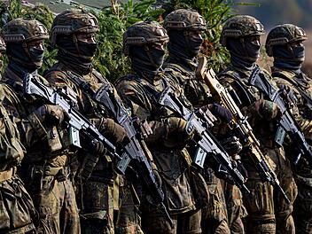 Truppenmanöver der Bundeswehr im Landkreis Kitzingen Truppenmanöver der Bundeswehr im Landkreis Kitzingen