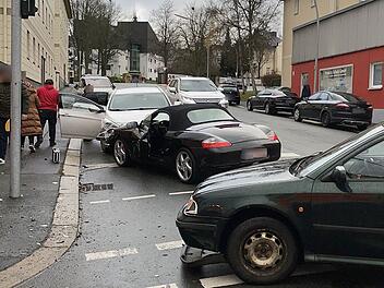 Unfall mit Sportwagen in Hof