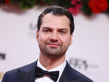 Jimi Blue Ochsenknecht und Yeliz Koc wollen in einer eigenen Reality-Doku Einblicke in ihren Alltag gew&auml;hren.