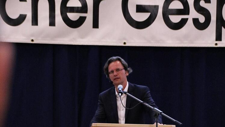 Referent Bernhard Pörksen steht den Zuhörern Rede und Antwort. Foto: Teresa Hirschberg