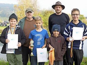Die erfolgreichen Jungangler  Foto: privat