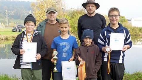 Die erfolgreichen Jungangler  Foto: privat