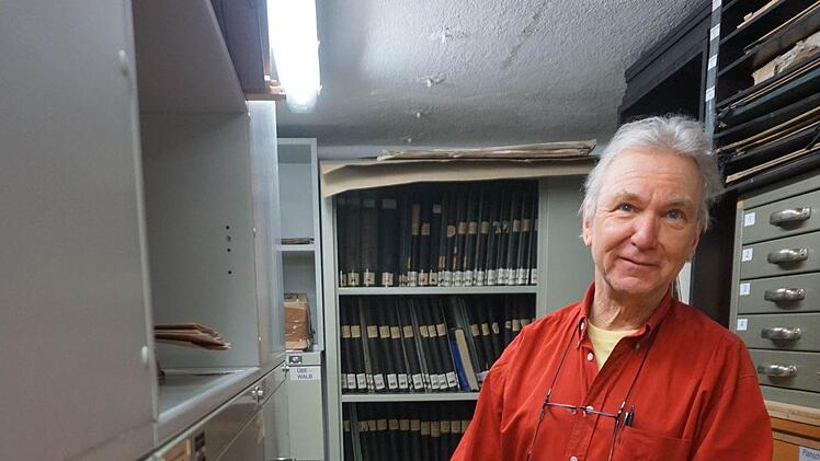 Ekkehard Hübschmann bei der Recherche im Stadtarchiv von KulmbachWolfgang Schoberth