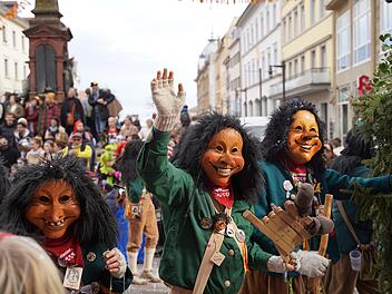 Hof: Landratsamt schließt am Dienstag früher - wegen Fasching