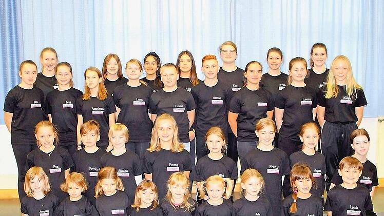 Am Probentag f&uuml;r "ihre" Sitzung sind die Kinder und die Jugendlichen vollz&auml;hlig zusammen. Foto: Karin G&uuml;nther