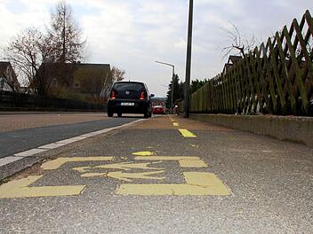 Der gelbe Strich hat ausgedient. Er hat zu sehr für Irritationen gesorgt. Fotos: Michael Busch