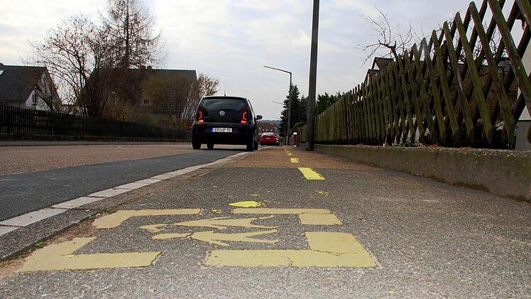 Der gelbe Strich hat ausgedient. Er hat zu sehr für Irritationen gesorgt. Fotos: Michael Busch