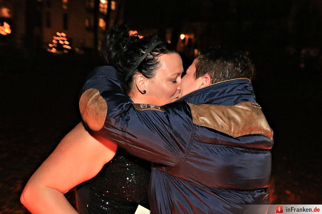 Ela gesteht Stefanie in Burgfarrnbach ihre Liebe