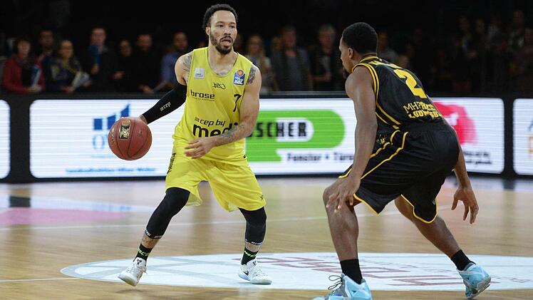 Kyan Anderson (links) gegen Clifford Hammonds.Foto: Peter Mularczyk