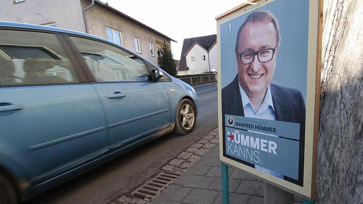 Plakate, die eine Gefahr darstellen, müssen entfernt werden. Foto: Josef Hofbauer
