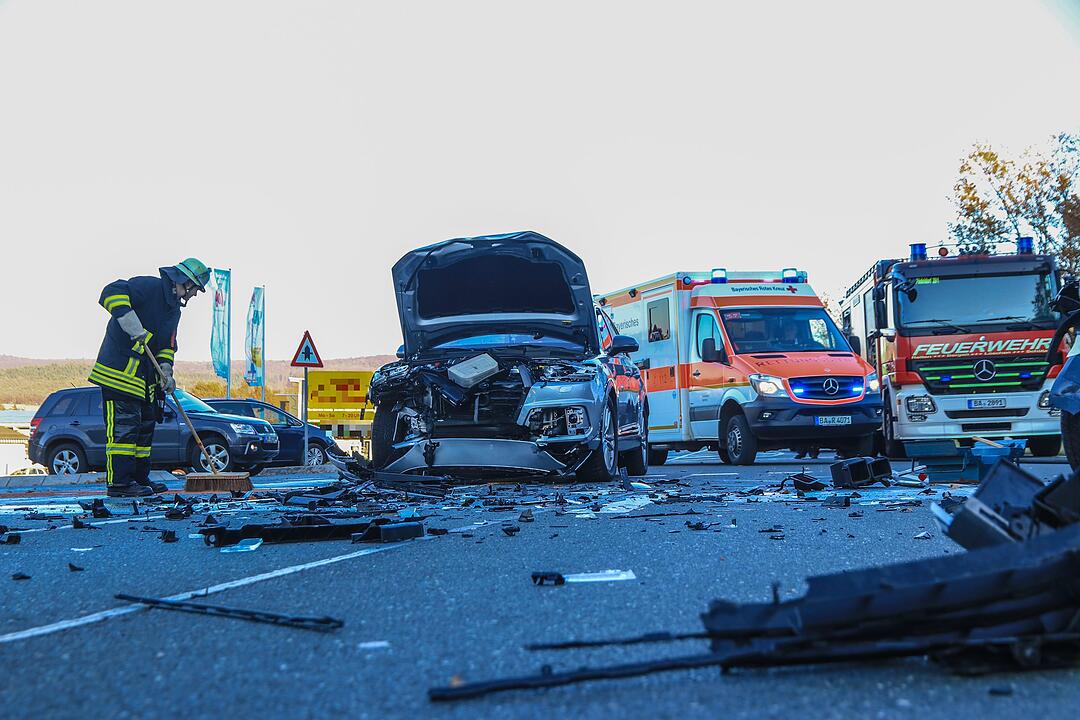 Kollision im Kreis Bamberg: Drei verletzte Personen nach Unfall