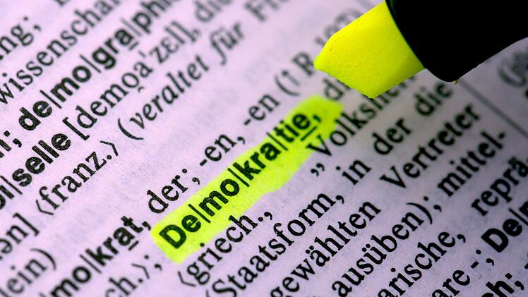 Neue Studie sieht Demokratie auf dem R&uuml;ckzug