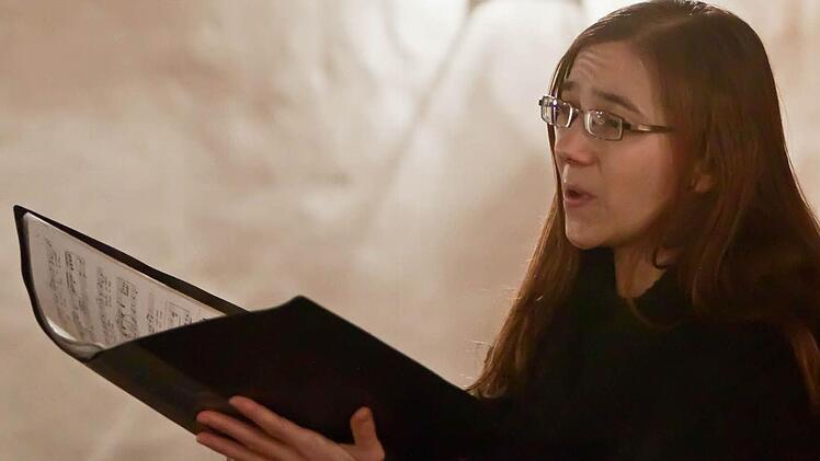 Mit ausdrucksvollem Gesang überzeugte die Sopranistin Julia Lucas bei einer Abendmusik zur Passionszeit in Bad Rodach.Foto: Jochen Berger