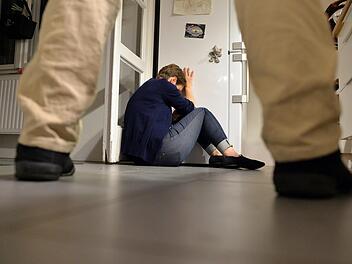 Am zweiten Verhandlungstag gegen Martin P. ,  der seiner Ex-Freundin mit einem Messer in den Hals gestochen haben soll, sagte die Geschädigte aus.  Foto: Maurizio Gambarini/dpa