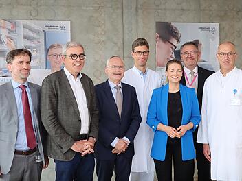 Bayerische Gesundheitsministerin besucht Uniklinik Würzburg