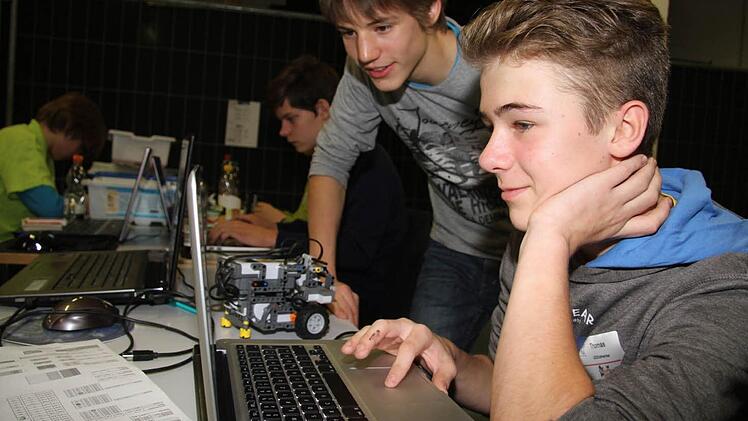 Thomas Henning und Gabriel Moser zerbrechen sich den Kopf, wie das Programm noch verbessert werden könnte. Fotos: Sonja Adam