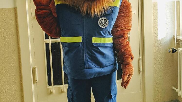 Das THW bringt einen ganz besonderen Helfer mit - sein Maskottchen. Foto: THW
