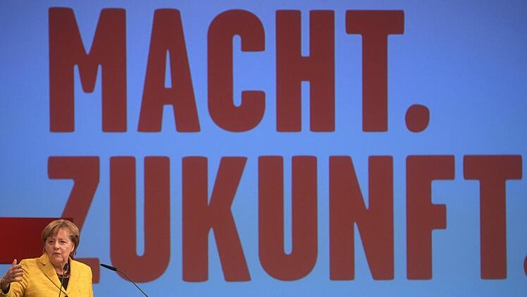 Wichtige Themen, die die Koalition in Zukunft besprechen wird, sind unter anderem die Klimapolitik und der Nachzug Familienangeh&ouml;riger nach Deutschland. Foto: Julian Stratenschulte/dpa