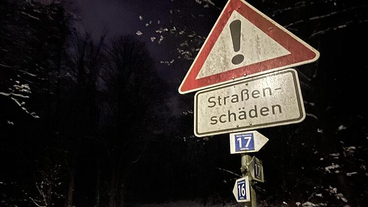 Die Eckartsrother Straße in Oberbach muss saniert werden. Die Straßenschäden lassen einen weiteren Aufschub der Maßnahme nicht mehr zu. Ein Planungsbüro wurde mit der Kostenschätzung beauftragt. Foto: Sebastian Schmitt