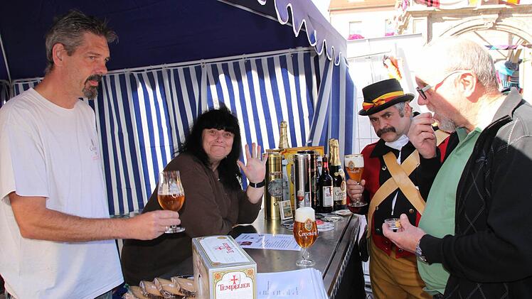 Am Stand der "Patrioten".