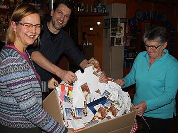 Rosi Elflein (rechts) spielte zusammen mit den TWG-Vertretern Frank Schilling und Tina Seebach-Künzel die Glücksfee.